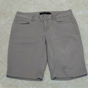 Calvin Klein Jeans Women's Gray Bermuda Shorts size :6” . Used